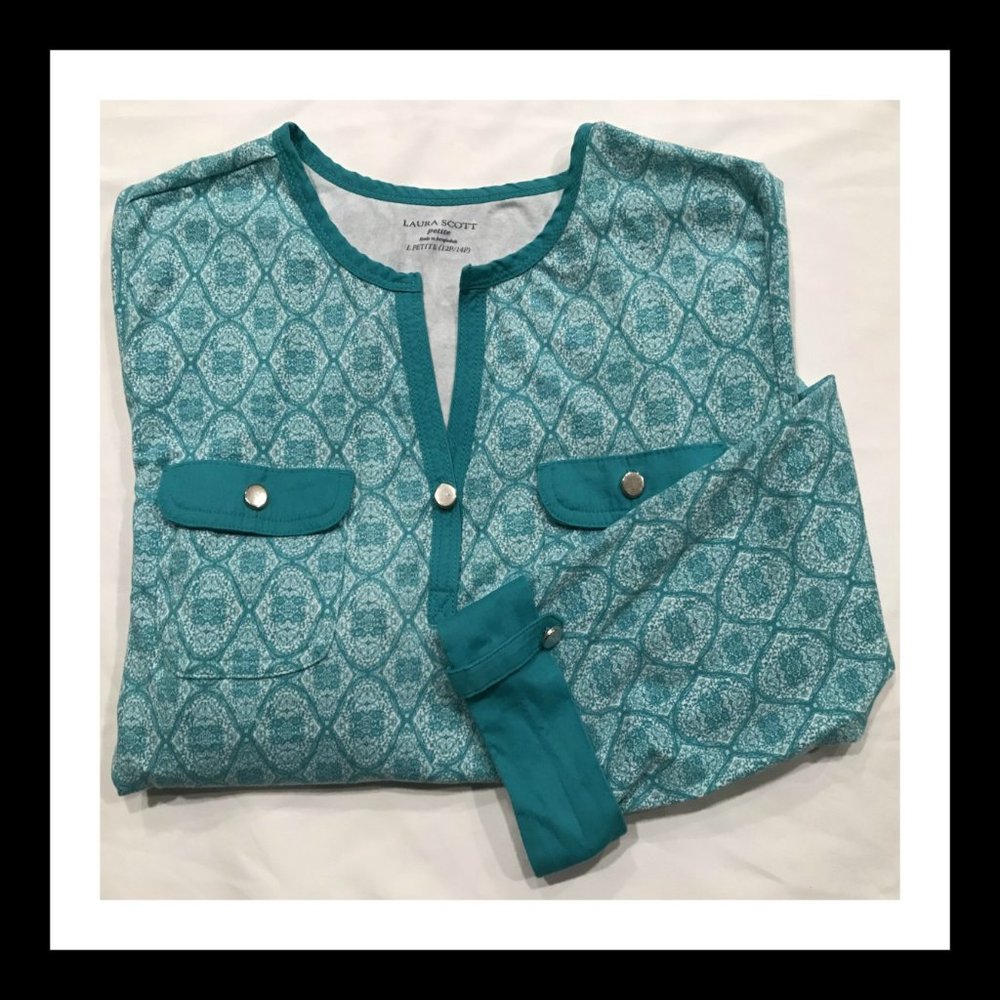 Petite 3/4 Sleeve Double-Breast Pocket Top